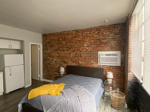 18 Buttles Ave APT B, Columbus, OH 43215