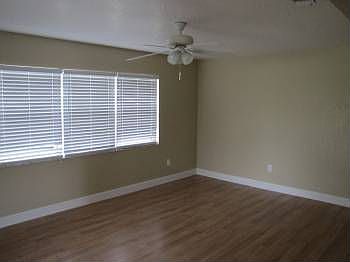 3rd image of 1660 Yorktown Ave