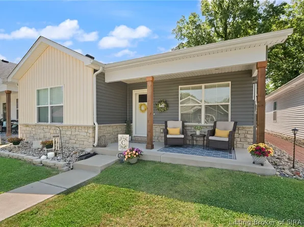 1946 Fisher Lane, Jeffersonville, IN 47130