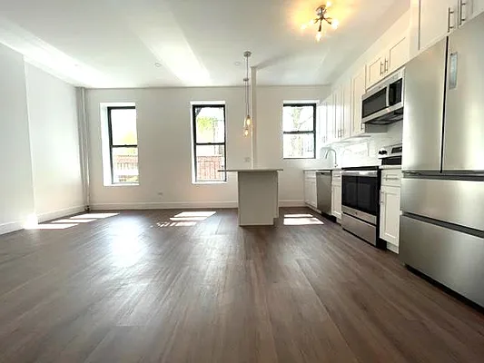 Rented by Starts New York Realty LLC | media 3