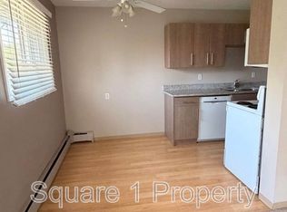 10255 117th St NW #20, Edmonton, AB T5K 1X7