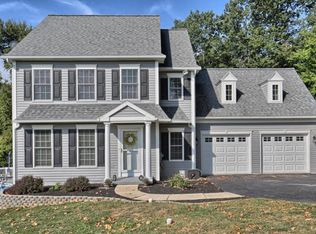 566 Scotland Rd, Quarryville, PA 17566