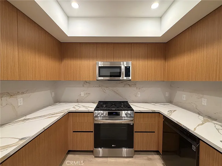 1123 S Shenandoah St #303 — Photo 2