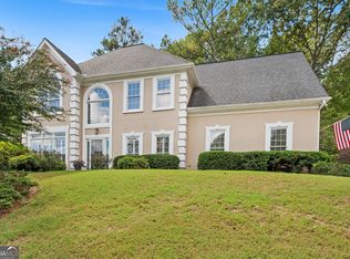 330 Vickery Cir, Roswell, GA 30075