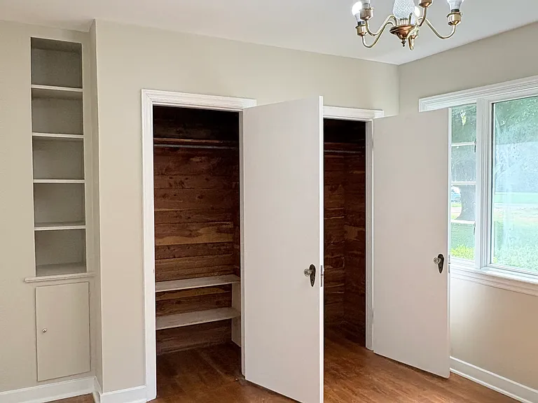1573 Three Springs Rd — Photo 10