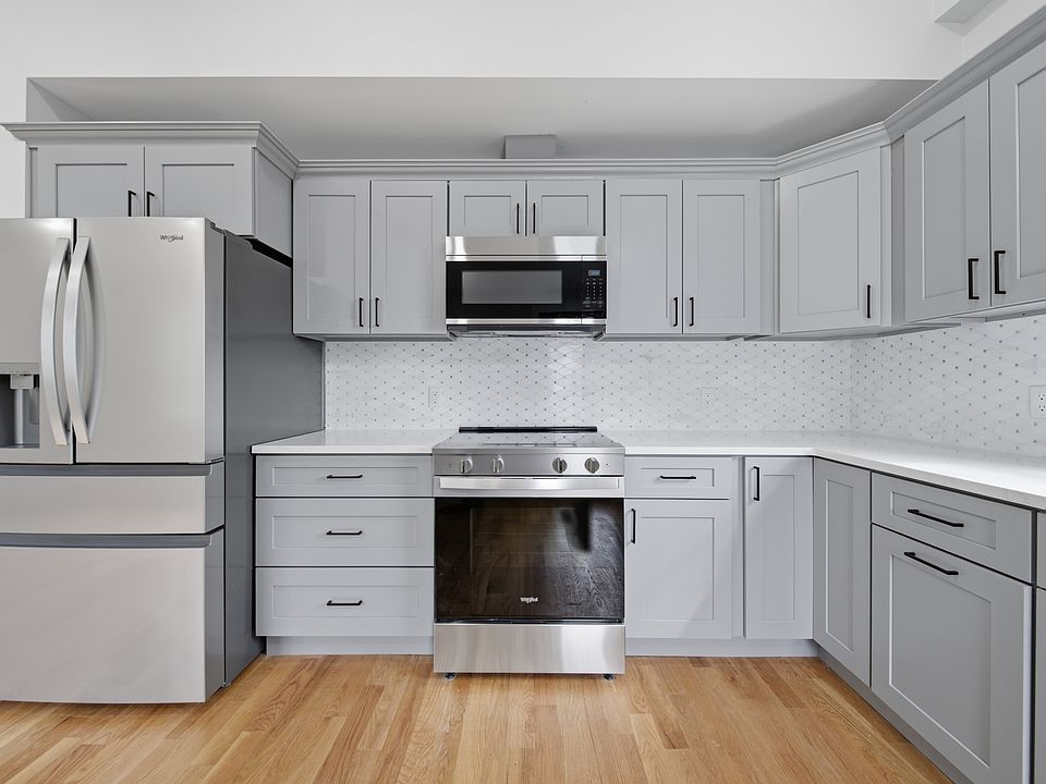 1st image of 16 Putnam St #2