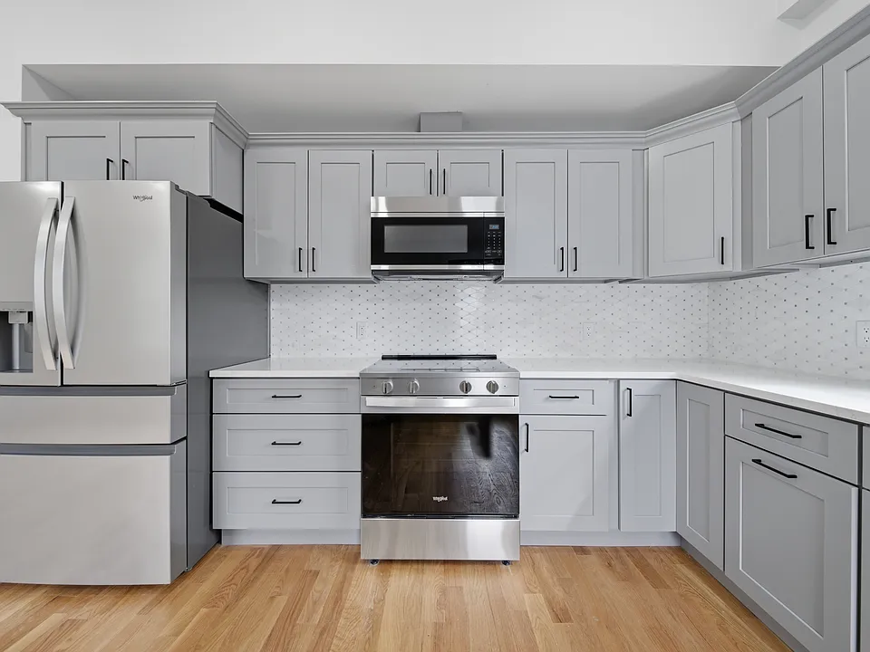 16 Putnam St #2
