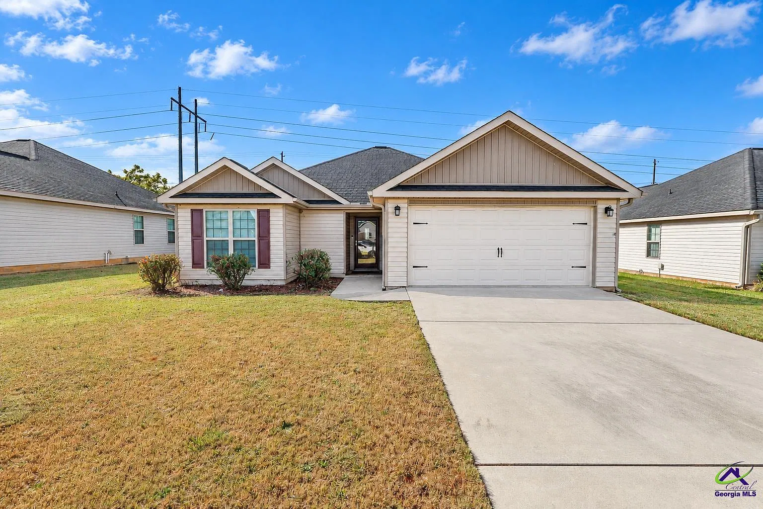 3 bed, 2.0 bath, 1368 sqft, $1,675 — Photo 2