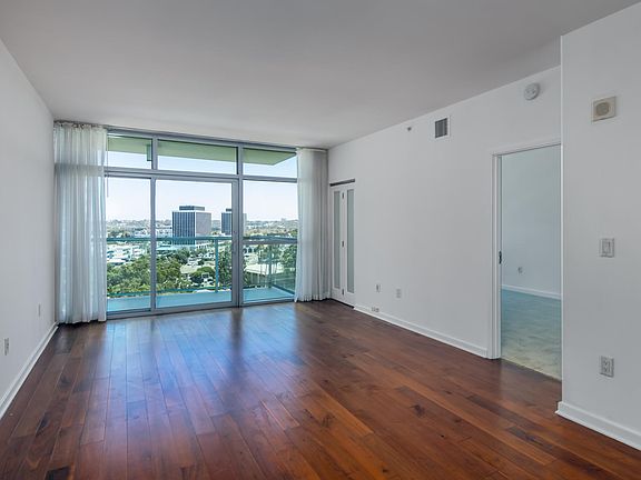 5th image of 13700 Marina Pointe Dr Unit 1132