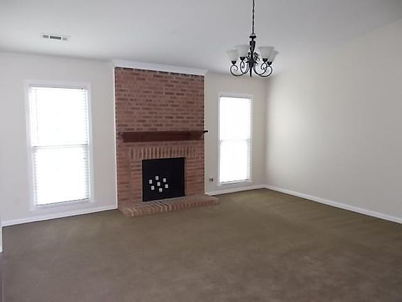 2nd image of 125 Orchard Ct