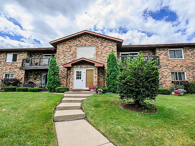 344 Sheridan Dr APT 2C photo 1