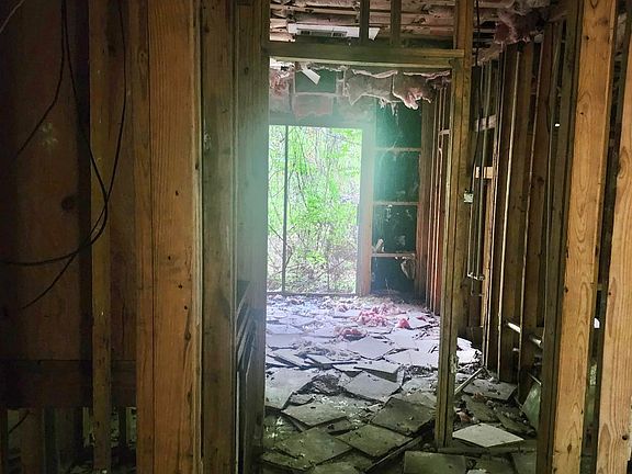 4th image of 5210 Harmon Rd