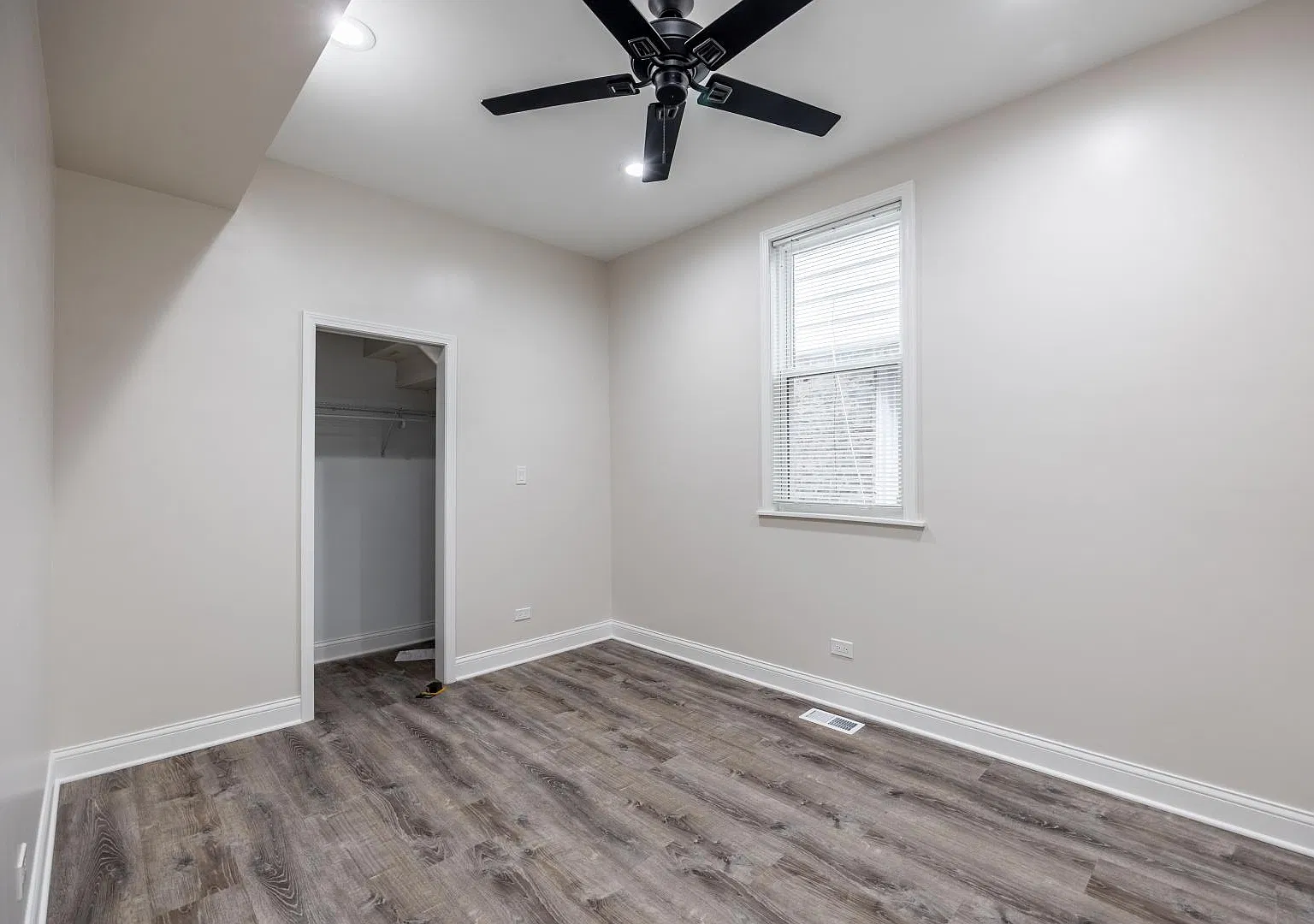 3 bed, $2,495 — Photo 3
