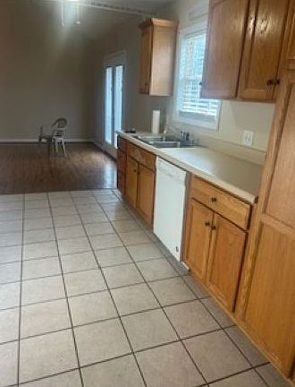 5th image of 2303 Clarksville Rd