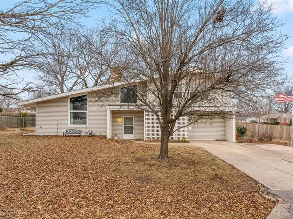 2125 N 8th St, Independence, KS 67301