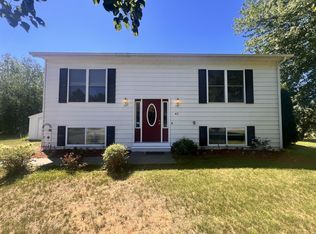 43 Cinnamon Rdg, Keeseville, NY 12944