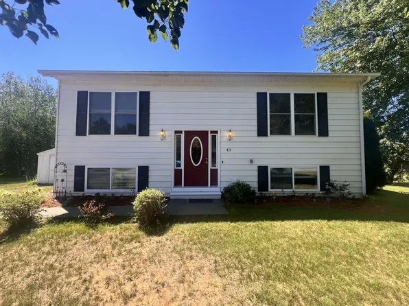 43 Cinnamon Rdg, Keeseville, NY 12944