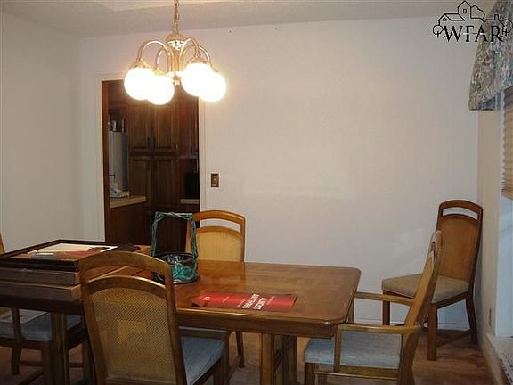 3rd image of 4311 S Leighton Cir