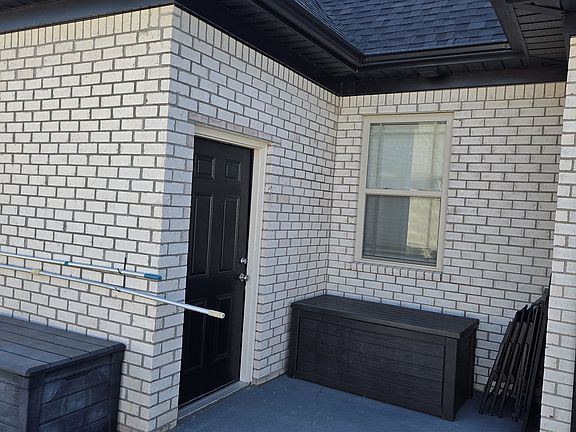 4th image of 3058 Compass Ct