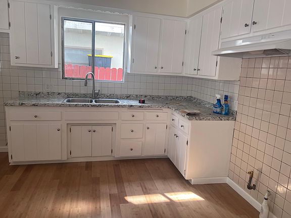 4th image of 414 E Dryden St APT 2