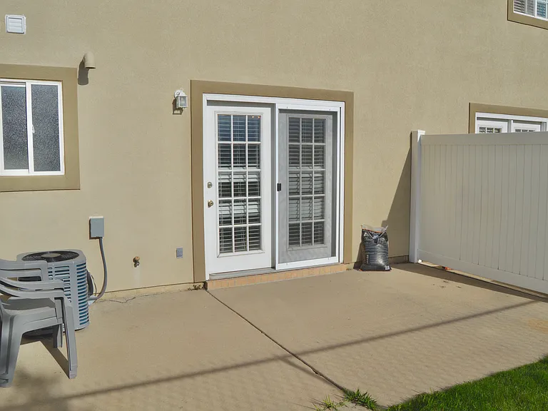 1527 Talon Dr — Photo 8
