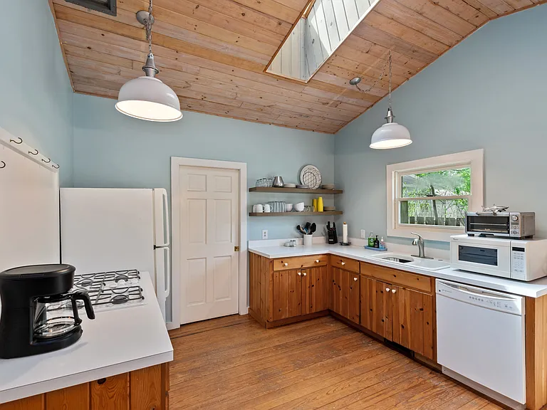 15616 Nannene Ave — Photo 11