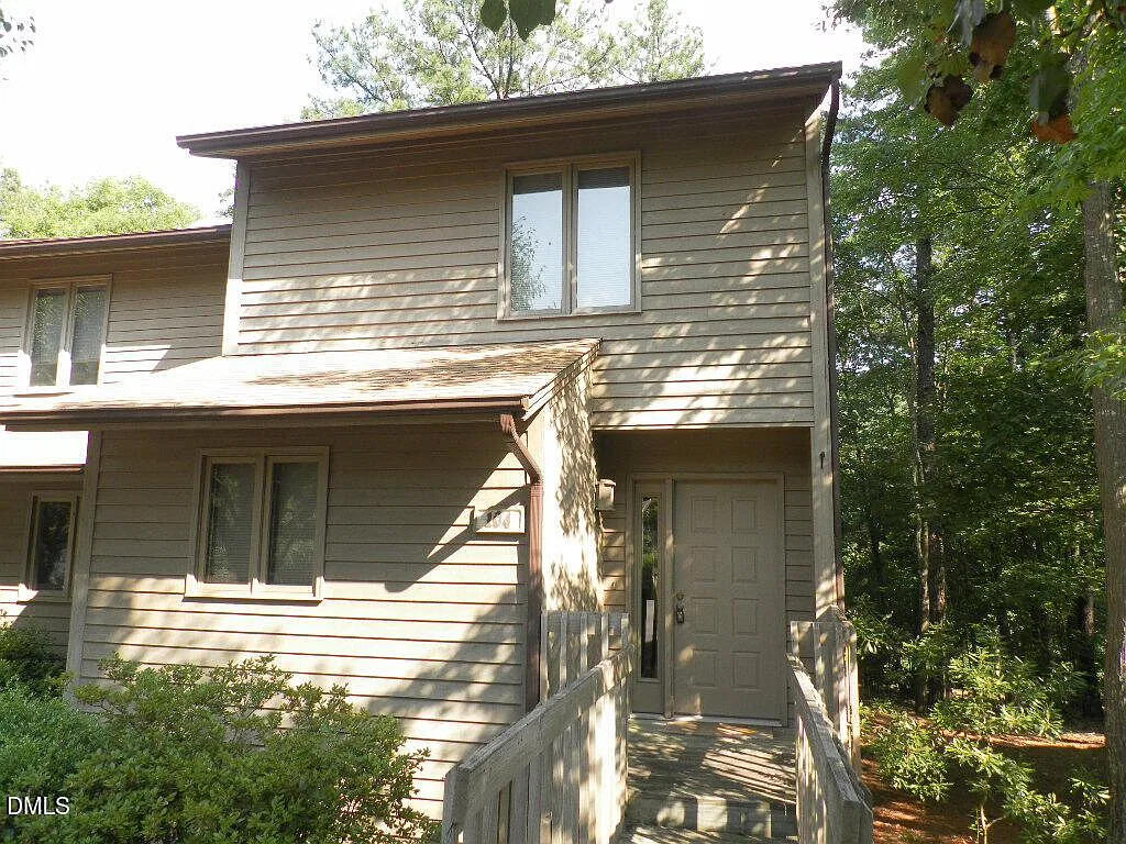 2 bed, 1.5 bath, 1280 sqft, $1,550 — Photo 1