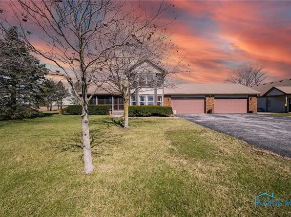 515 N Eastlane Rd, Genoa, OH 43430