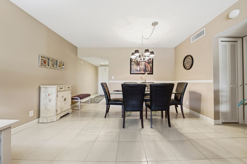3100 N Palm Aire Drive #208, photo 7