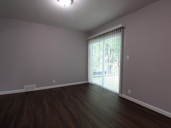 5th image of 206 N Pearl St