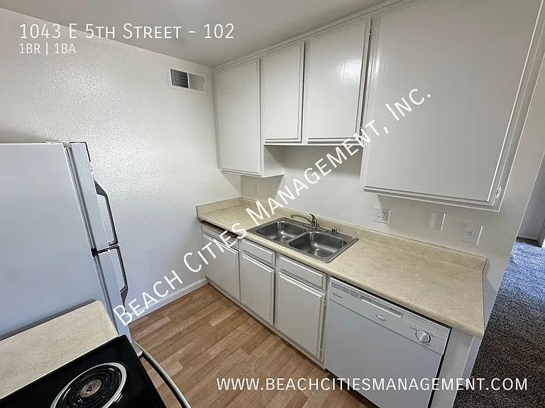 1043 E 5th St #102 — Photo 22