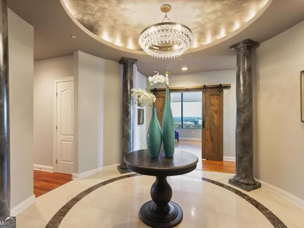 2828 Peachtree Rd NW APT 2701, Atlanta, GA 30305