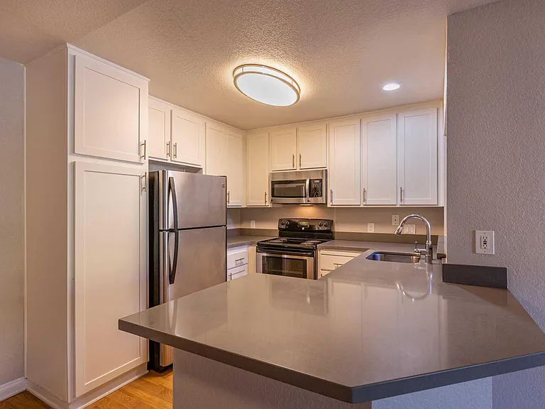 Elan Overlook Laguna Apartments — Photo 24