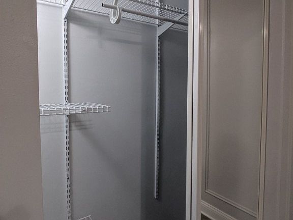3rd image of 5860 N Kenmore Ave #5860612