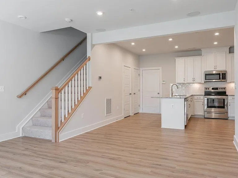 2620 Lassen Walk #A — Photo 5