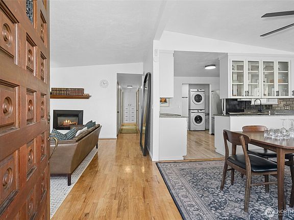 4th image of 219 SW 108th Street