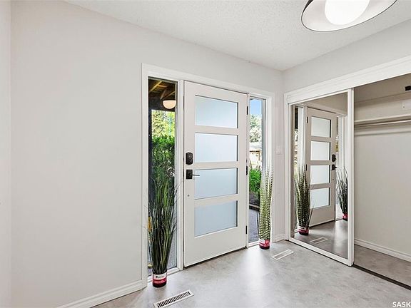 5th image of 65 Rennie PLACE