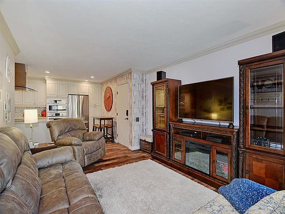 5th image of 1855 Diamond St Unit 5-119
