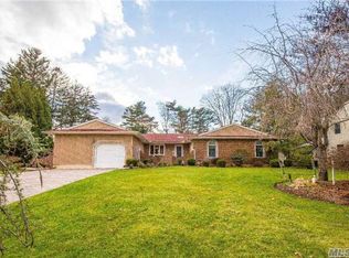 31 Pelican Ct, Syosset, NY 11791