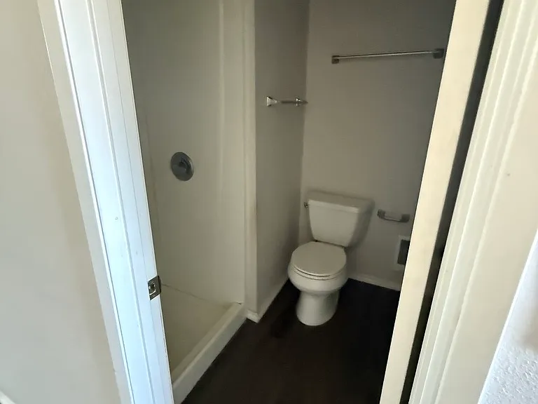 2320 N Center Rd — Photo 6