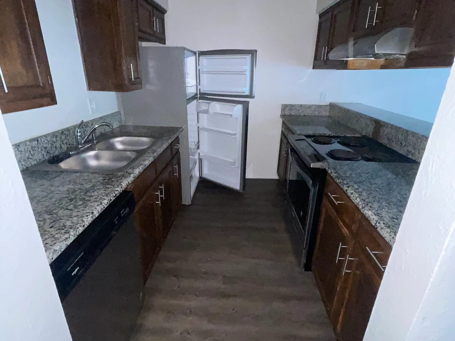 2 bed, 886 sqft, $1,200 — Photo 2