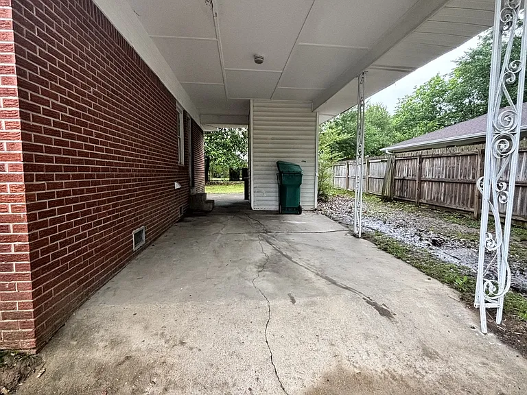 9 Waverly Dr — Photo 2