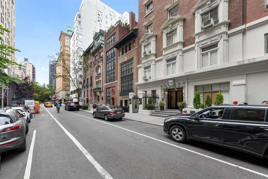 61 East 77th Street #6E in Lenox Hill, Manhattan | StreetEasy
