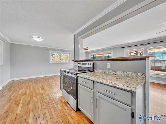 5th image of 2212 Alabama Ave NW