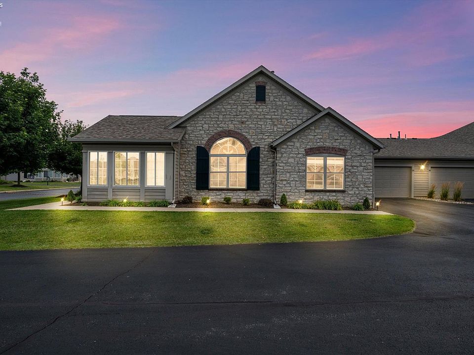 1st image of 2749 Canterbury Cir #D