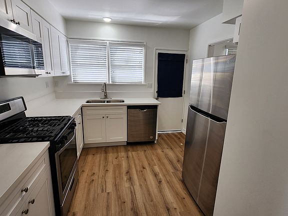 3rd image of 1548 W 105th St #1