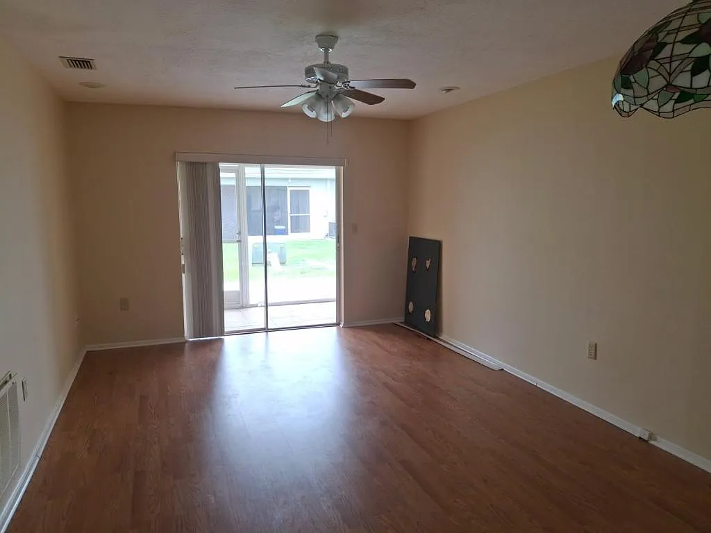 2931 Stillwell Ct — Photo 2