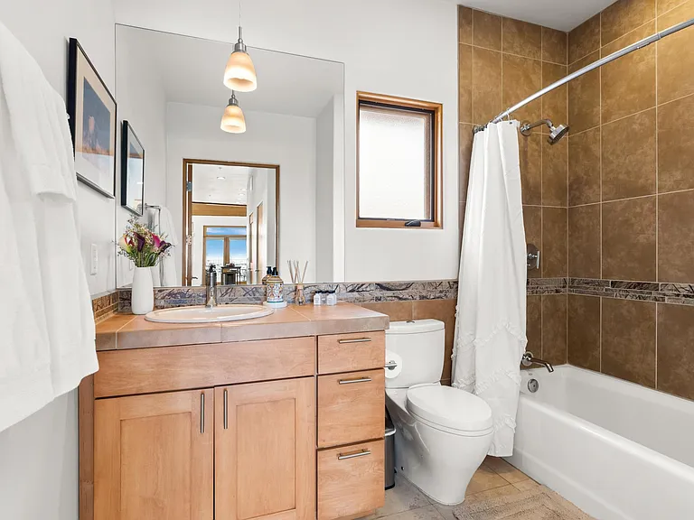 1010 Marquez Pl #L — Photo 21