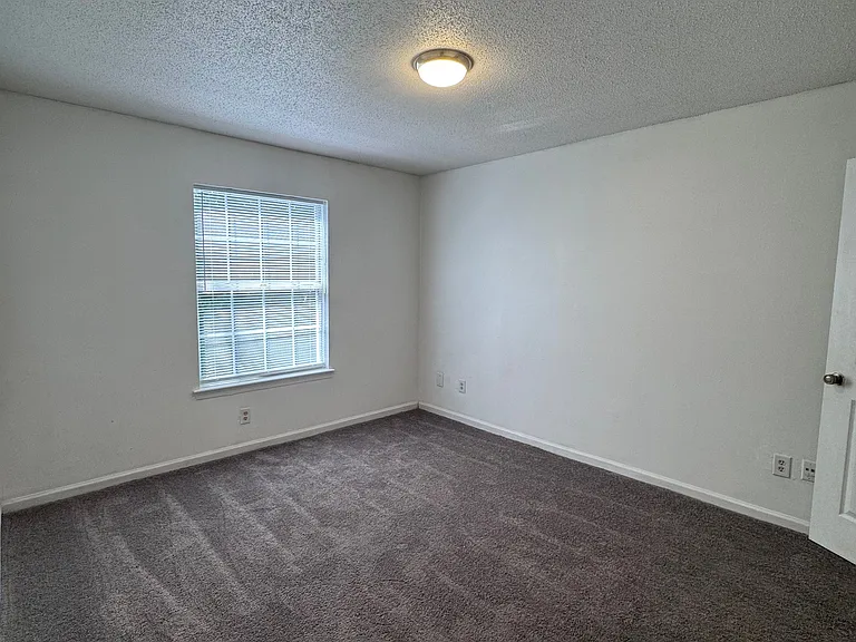 519 Mystic Dr #C — Photo 24