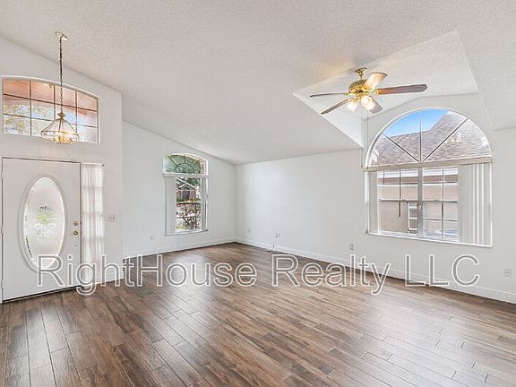 3rd image of 2732 Cahill Way